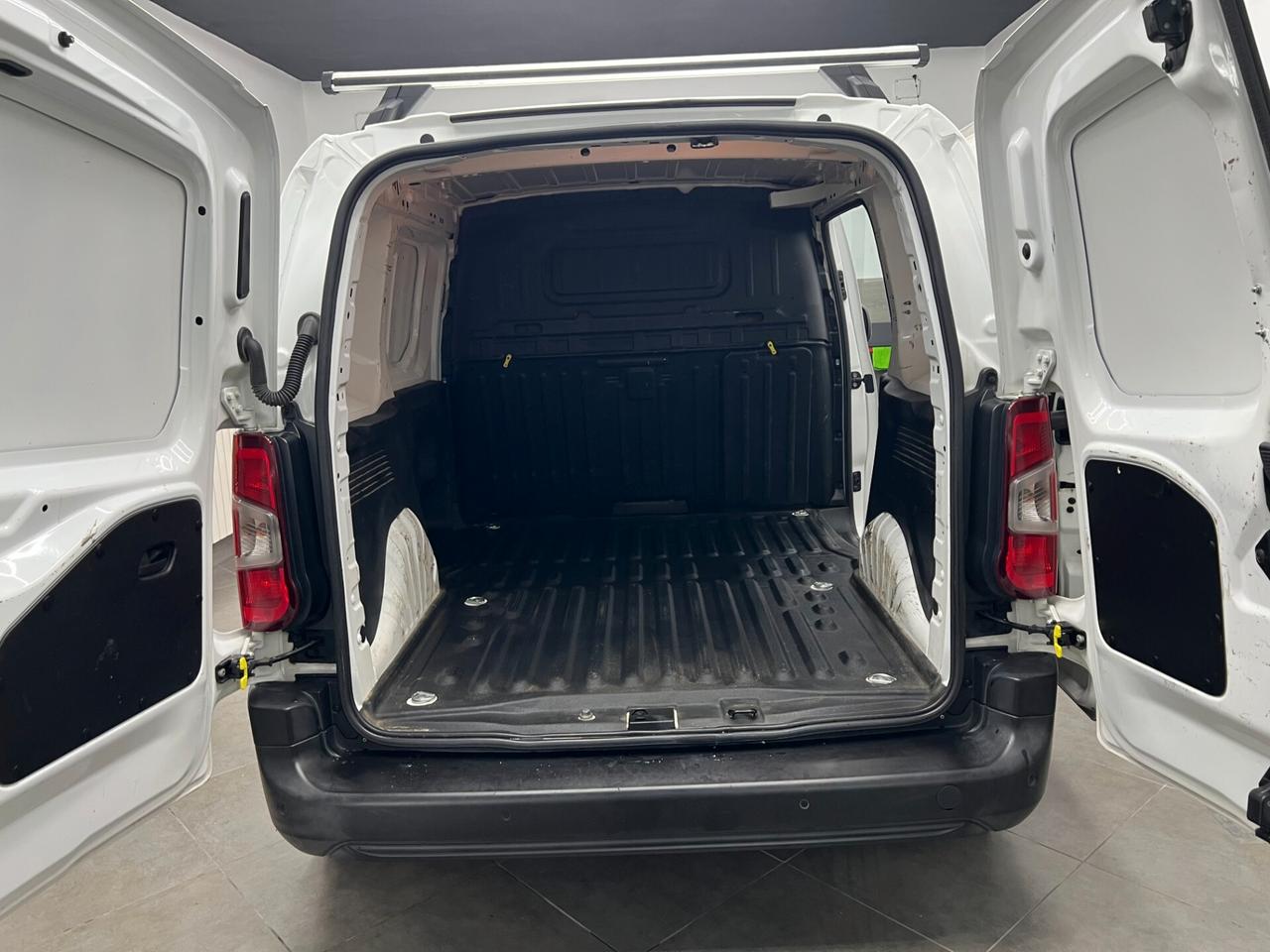 Opel Combo Cargo 1.6 Diesel PC 650kg