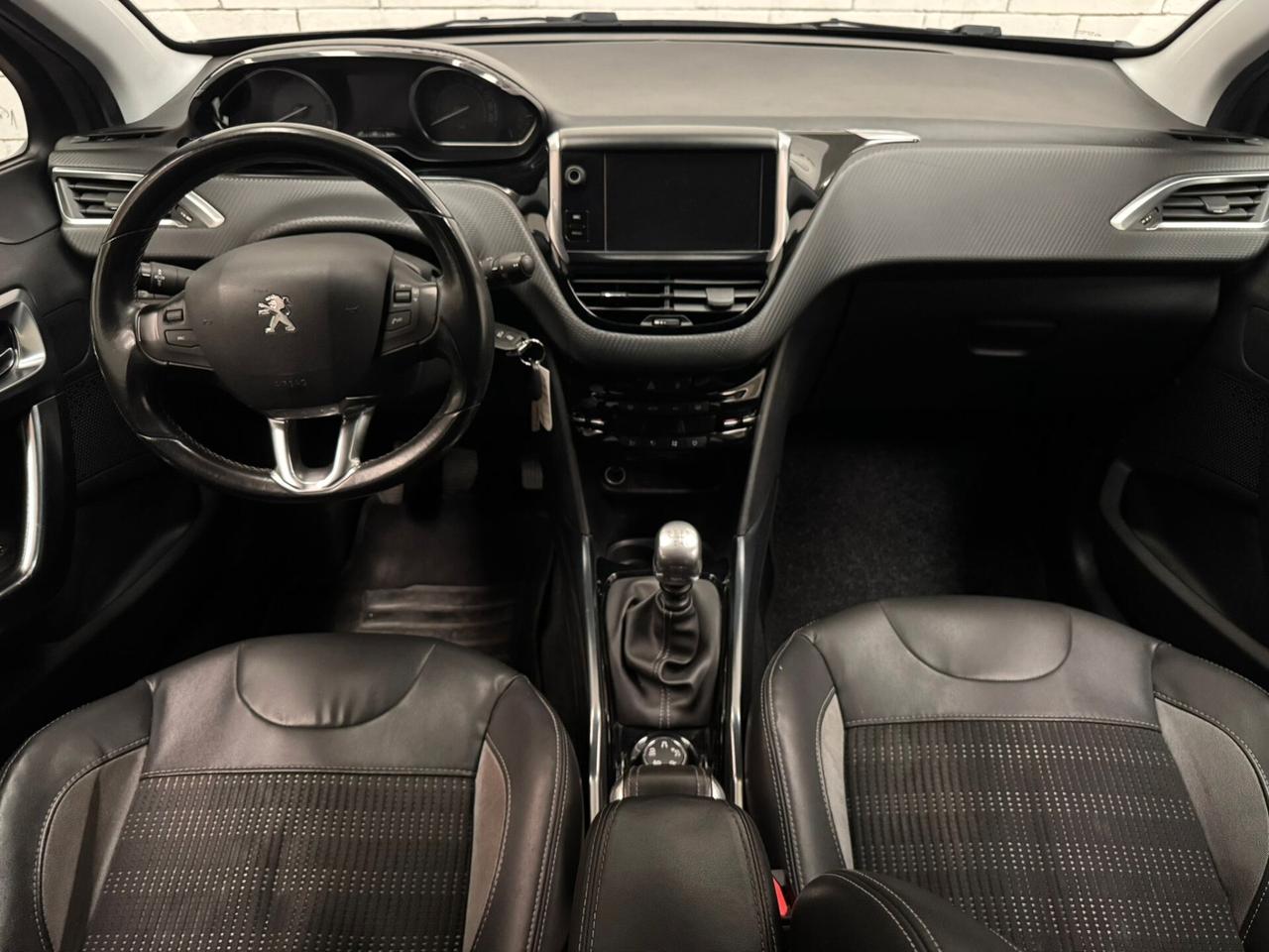 Peugeot 2008 cambio manuale