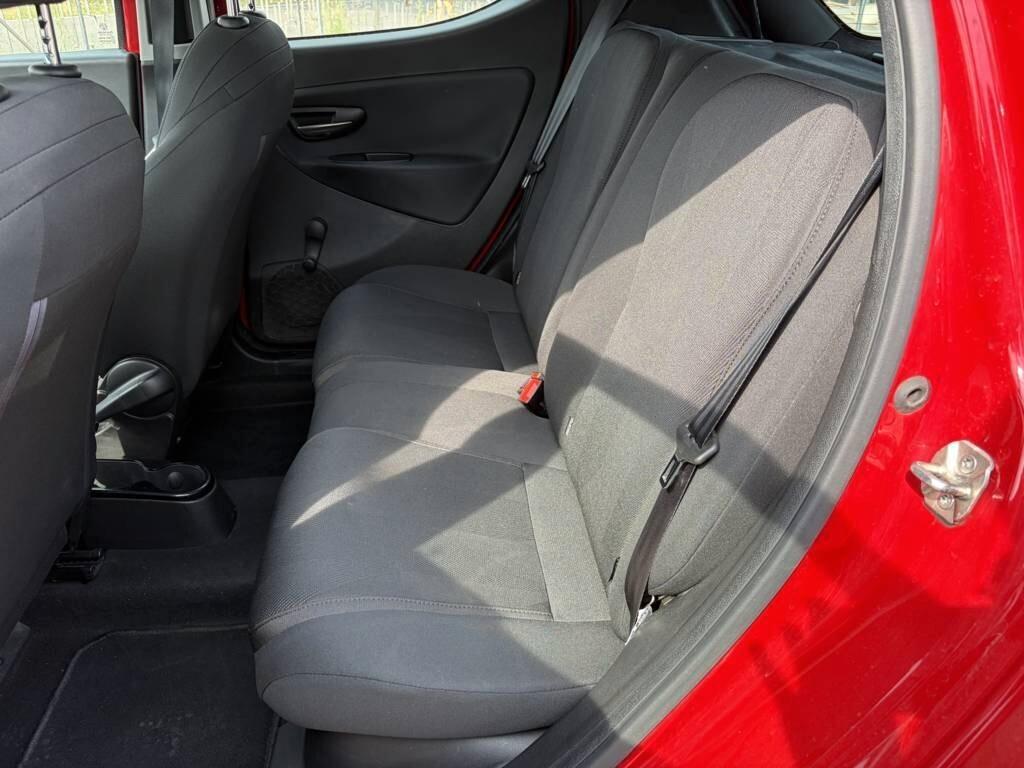 Lancia Ypsilon 1.0 FireFly 5 porte S&S Hybrid Ecochic Gold