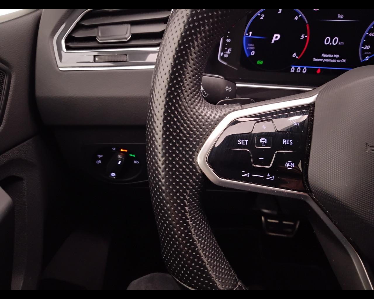 VOLKSWAGEN Tiguan II 2021 - Tiguan 2.0 tdi R-Line 150cv dsg