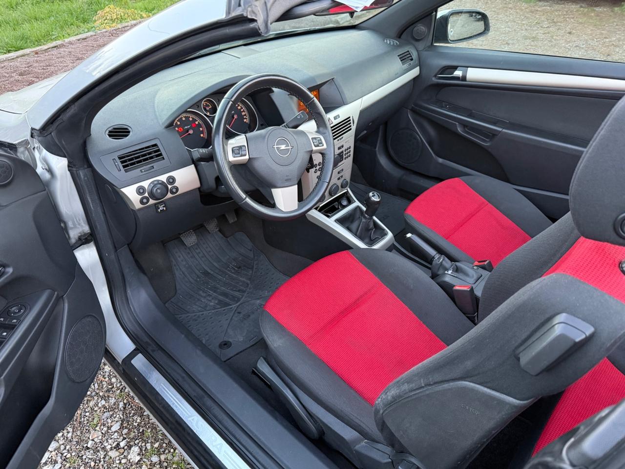 Opel Astra TwinTop 1.6 16V VVT Cosmo