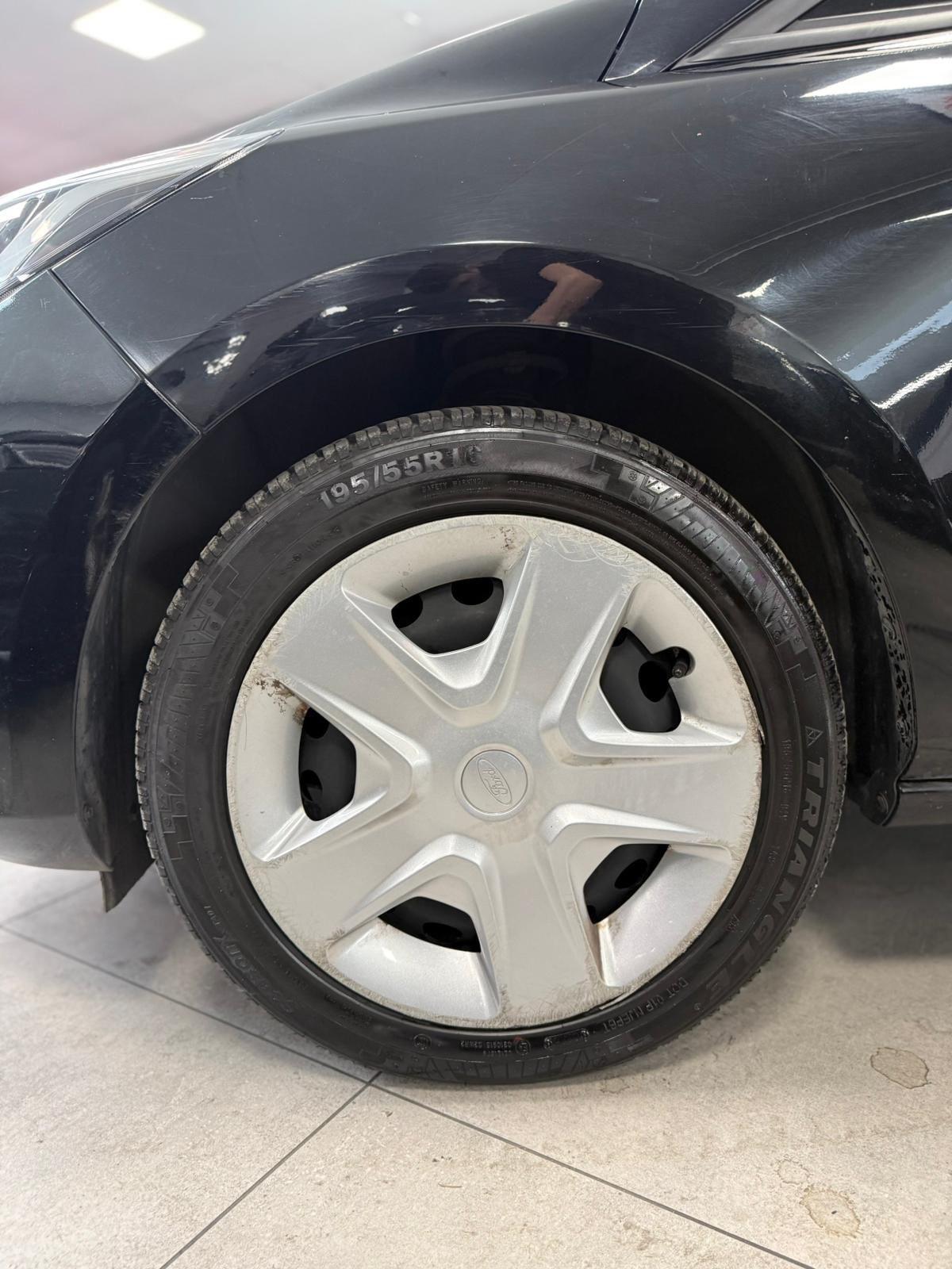 Ford Fiesta 1.1 5 porte Plus 70CV Ok Neopatentati