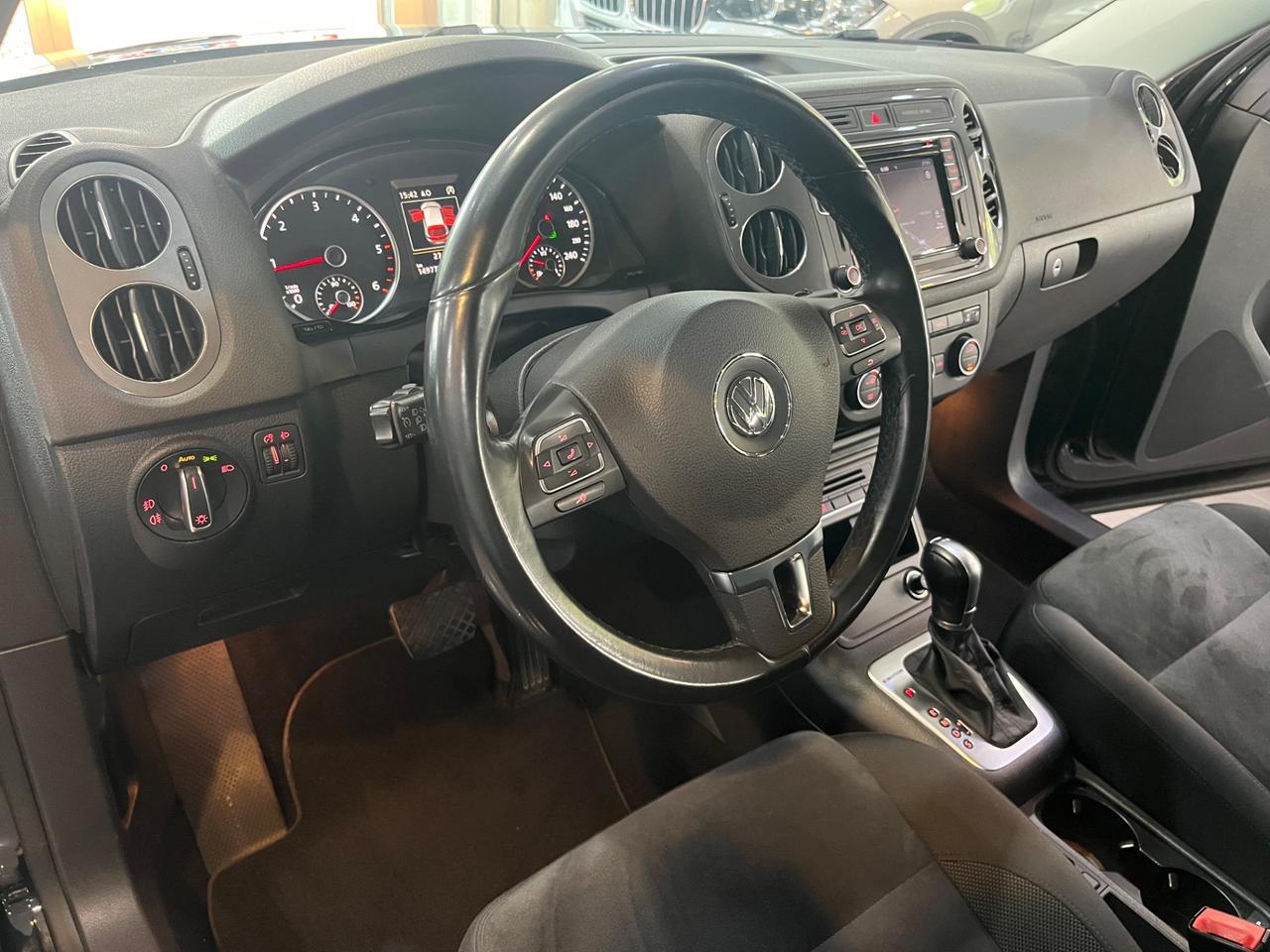 Volkswagen Tiguan AUTOMATICO 4X4 !!