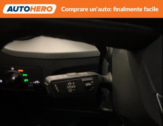 AUDI Q2 30 TDI S line Edition