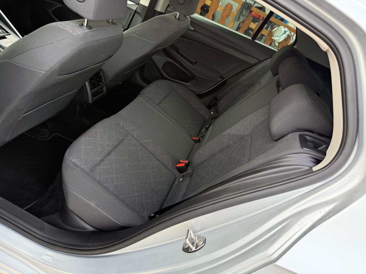 Volkswagen Golf 8 2.0 TDI 115 CV