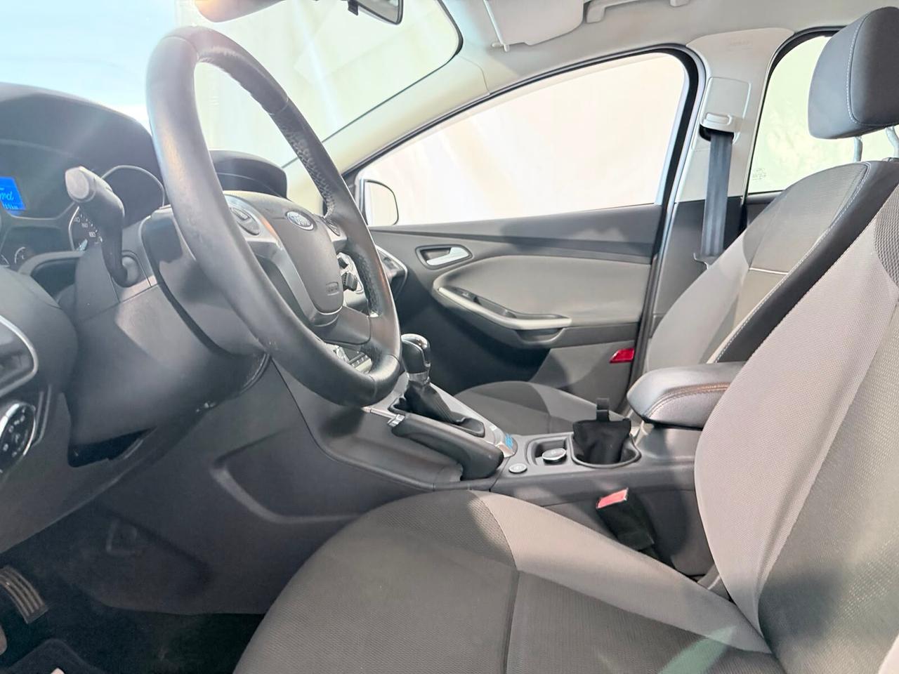 FORD FOCUS BERLINA TITANIUM GPL 2014