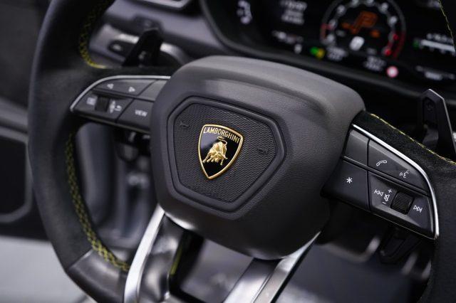 LAMBORGHINI Urus 4.0 650cv Graphite Capsule
