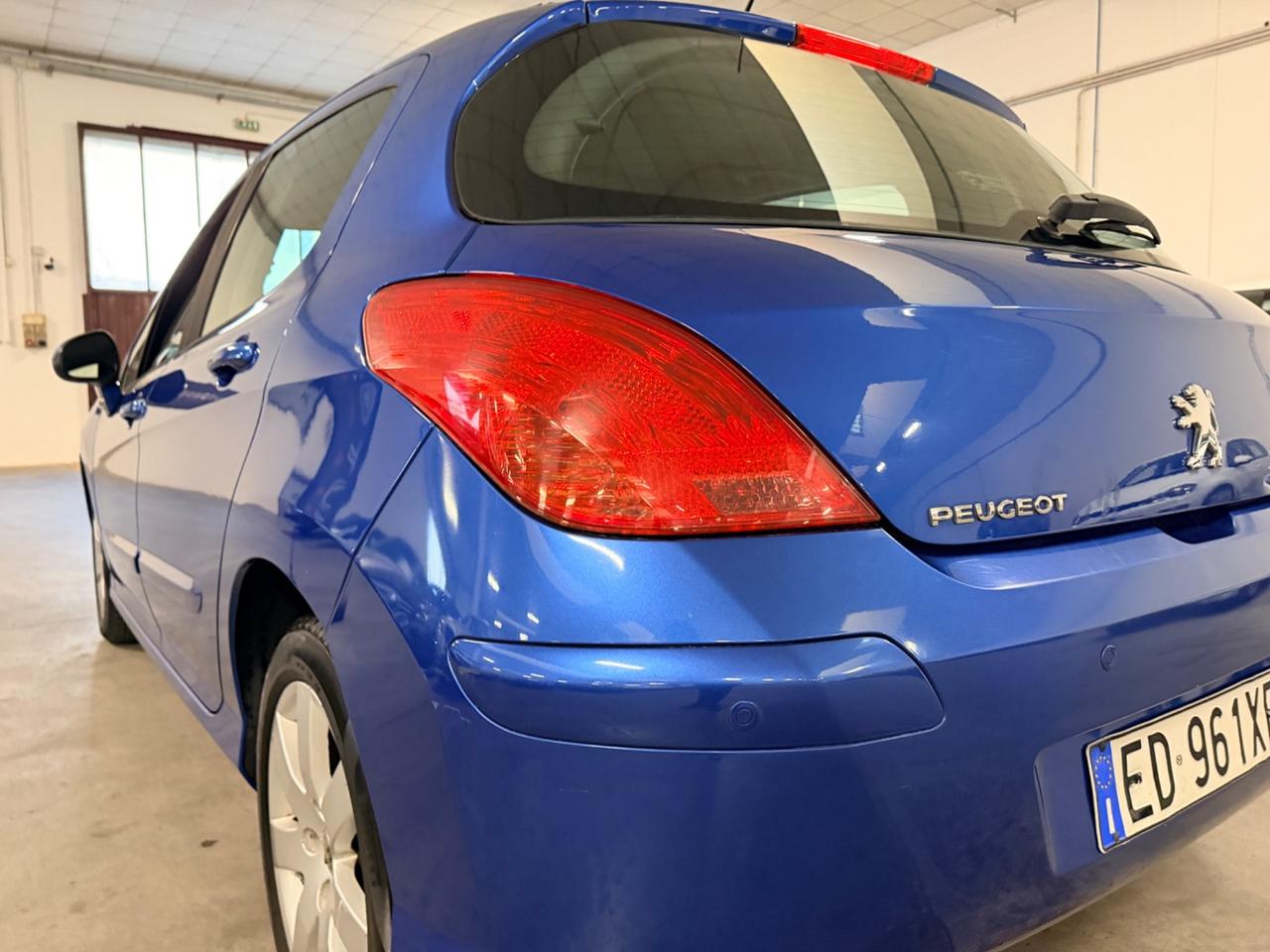 Peugeot 308 1.4 VTi 98CV 5p. Premium