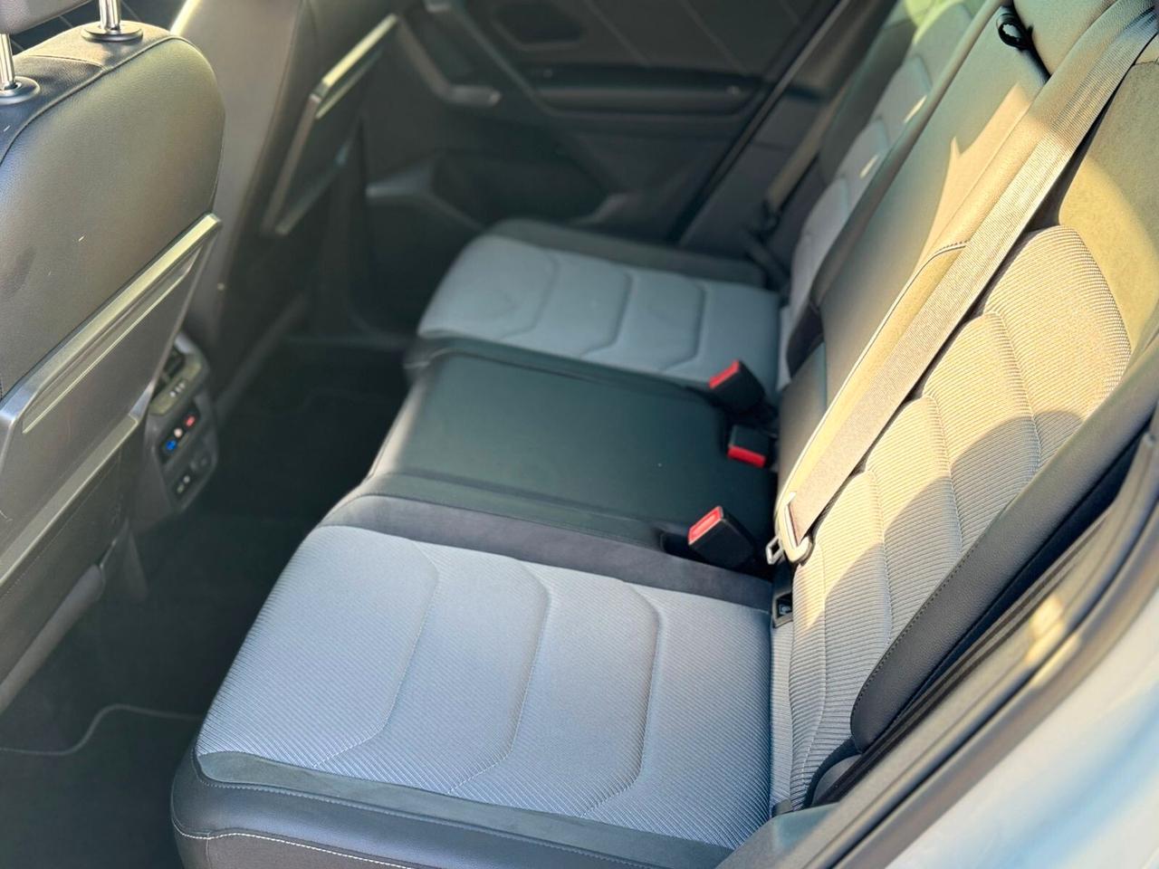 Volkswagen Tiguan 2.0 TDI SCR DSG R LINE