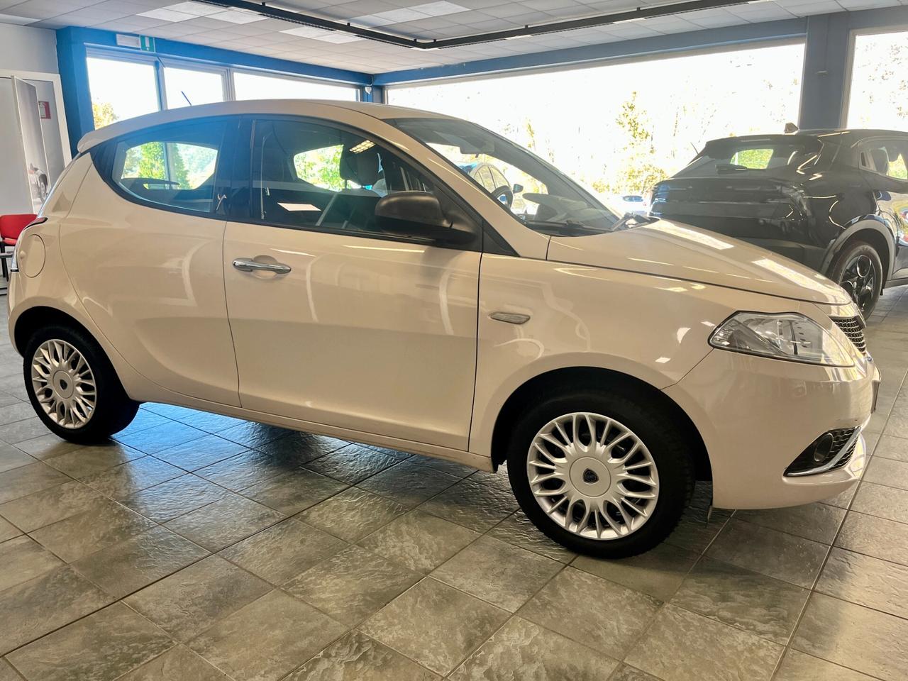 Lancia Ypsilon 1.2 69 CV 5 porte Gold