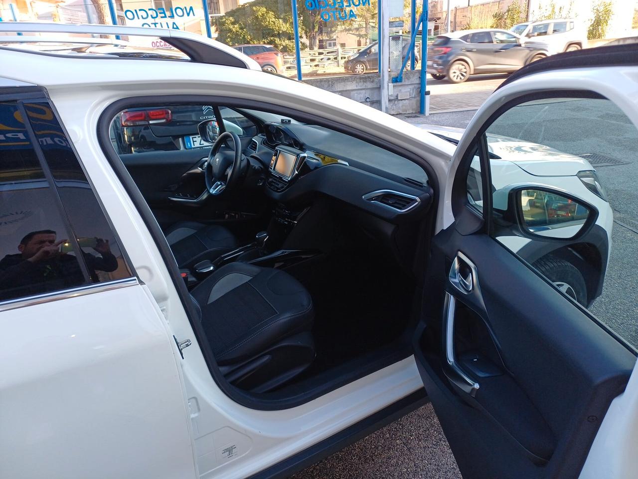 Peugeot 2008 PureTech Turbo 110 EAT6 S&S Black Matt