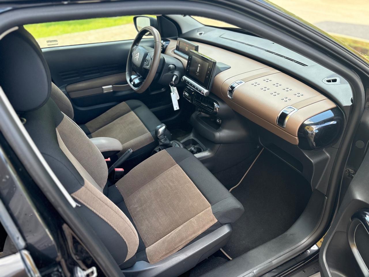 Citroen C4 Cactus BlueHDi 100 Shine Just Black