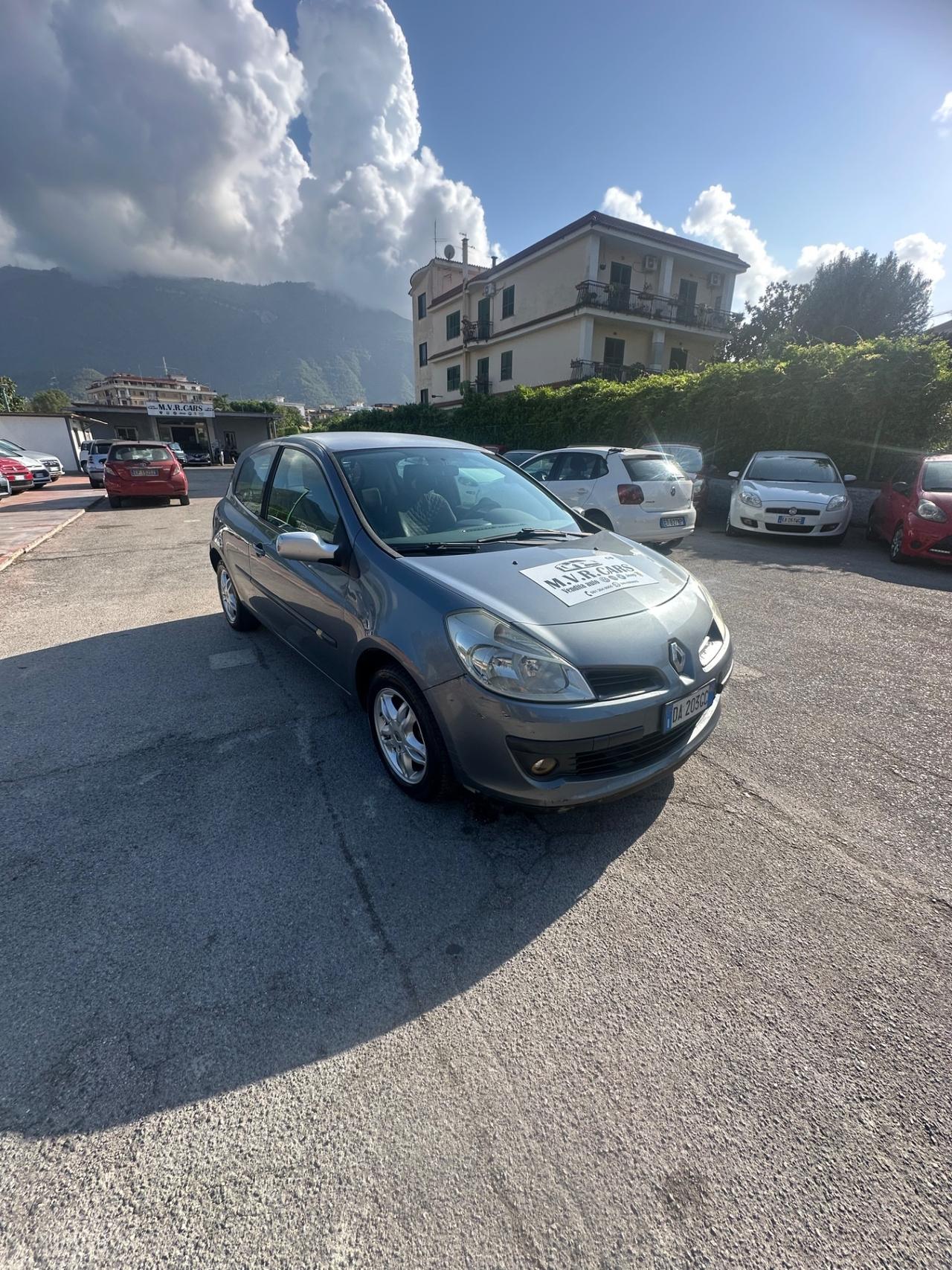 Renault Clio 1.2 16V 3 porte Luxe