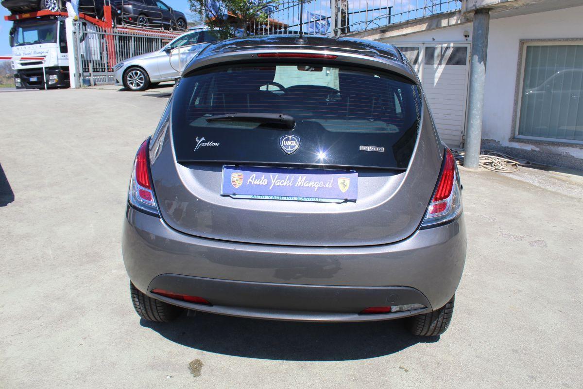 LANCIA - Ypsilon - 1.0 FireFly 5p.S&S Hyb. Gold Pl.