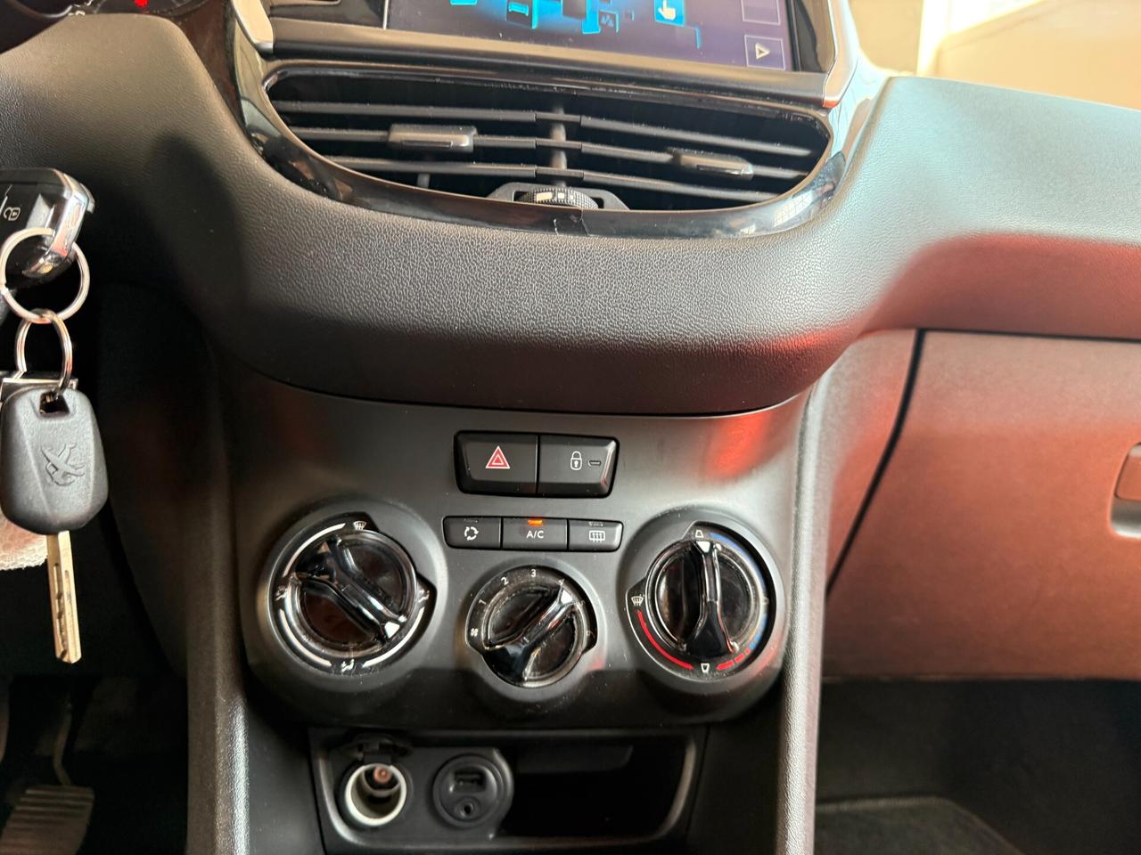 Peugeot 208 BlueHDi 75 3 porte Allure