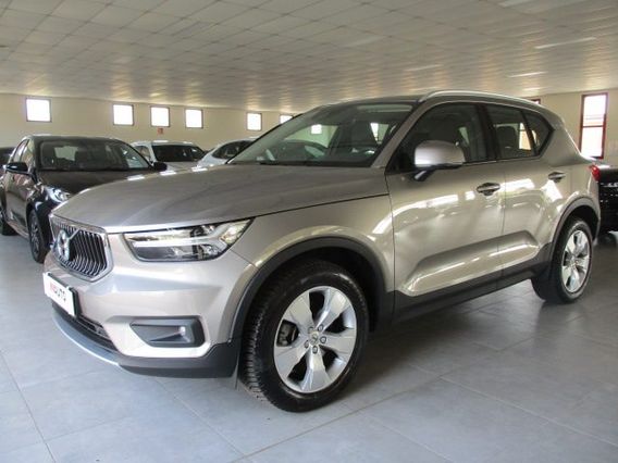 VOLVO XC40 B4 AWD Geartronic Momentum Pro
