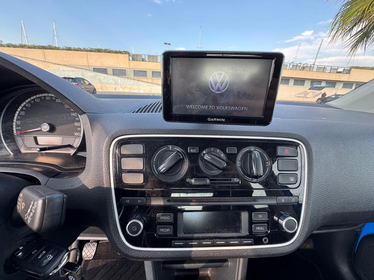 VOLKSWAGEN UP 1.0 BENZINA NEO PATENTATI KM REALI 12 MESI DI GARANZIA