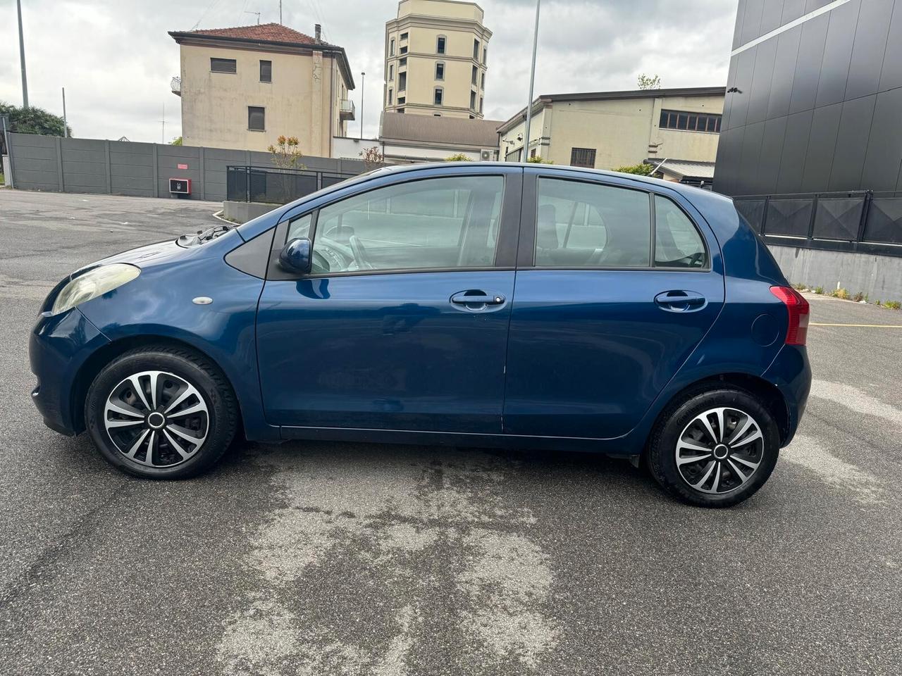 Toyota Yaris 1.3 5 porte