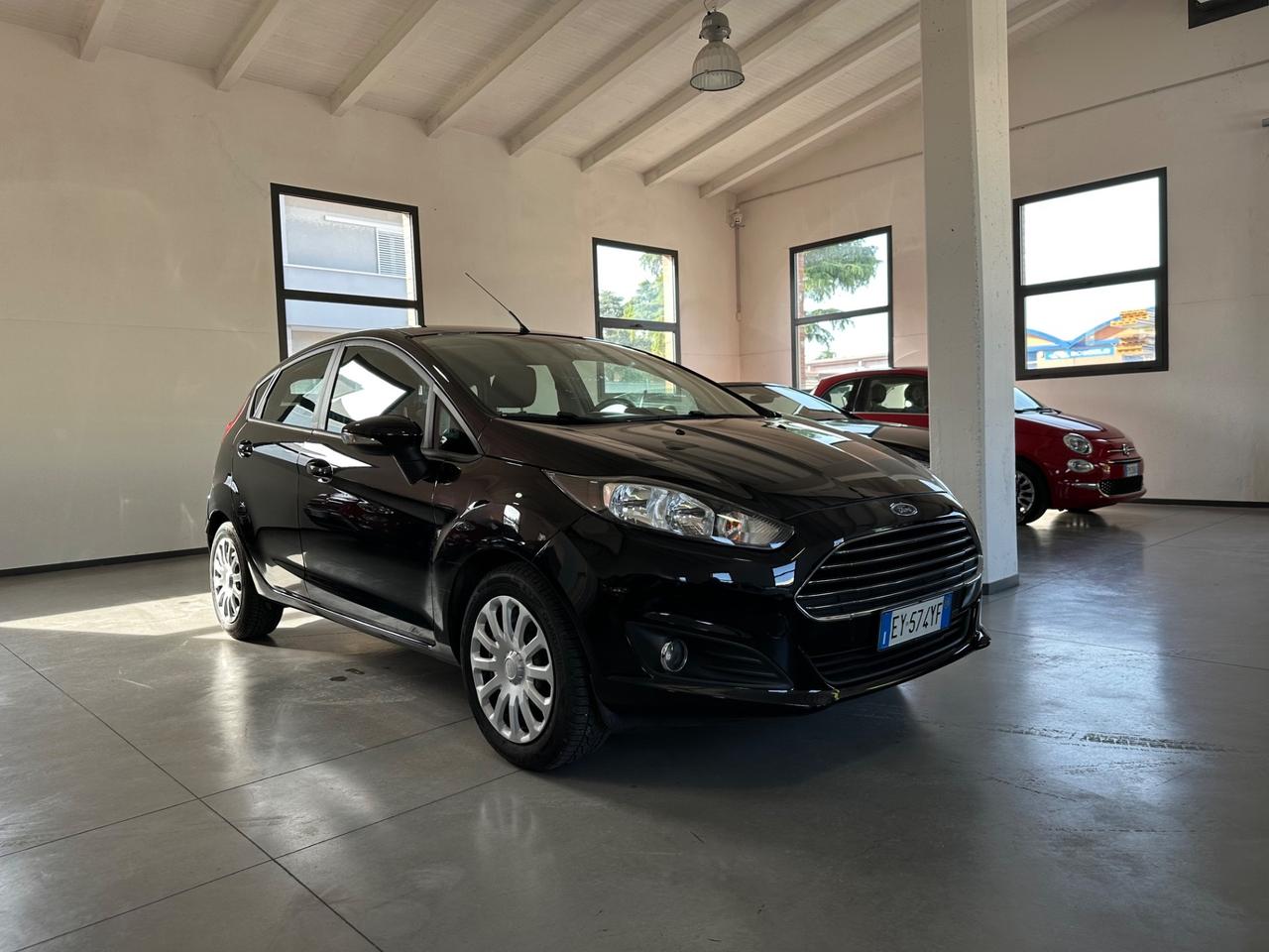 Ford Fiesta 1.2 60CV 5 porte Black & White Edition