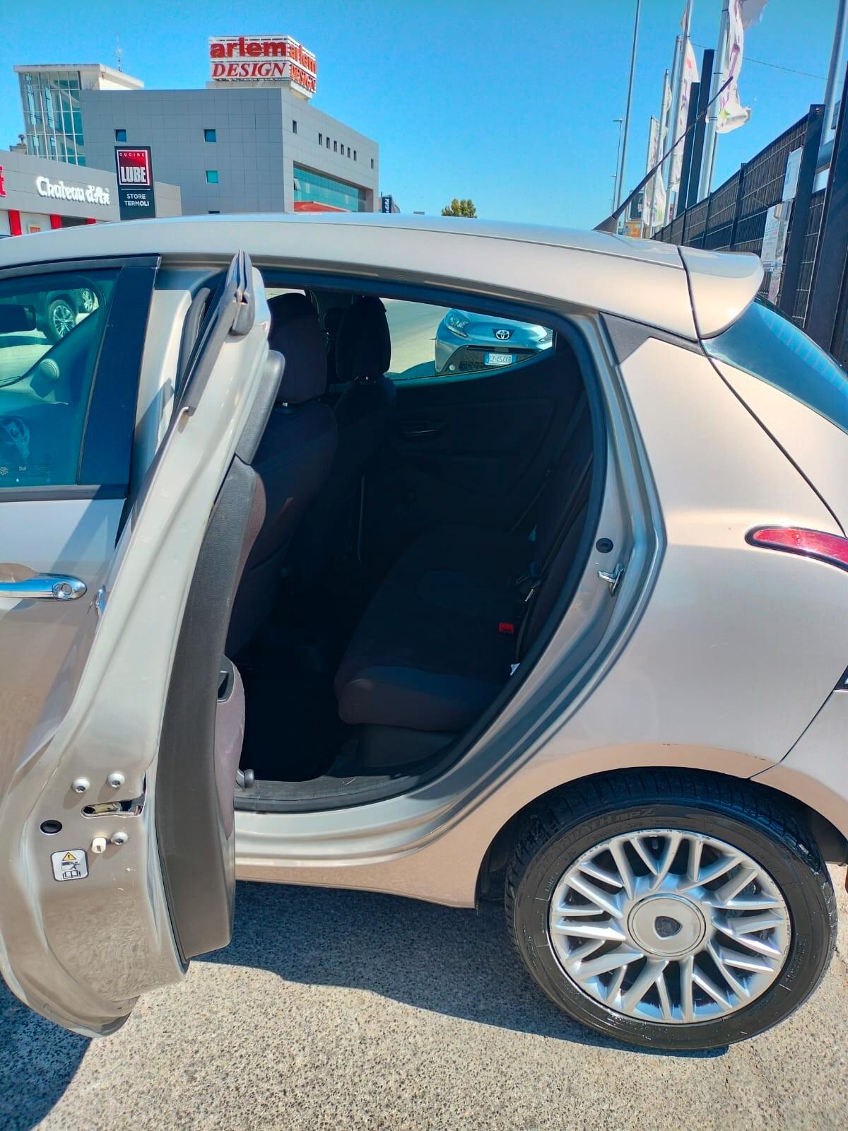 Lancia Ypsilon 1.3 MJT 16V 95 CV 5 porte S&S Platinum