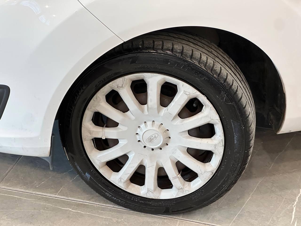 Ford Fiesta 1.0 80CV 5 porte Titanium