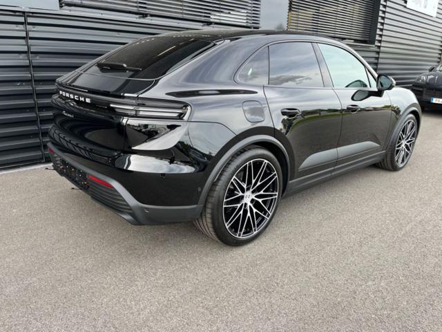 PORSCHE Macan Ev 4