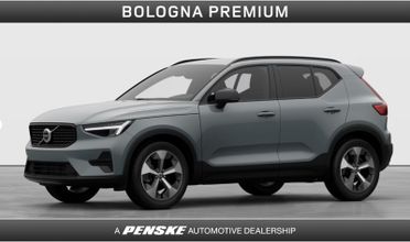 Volvo XC40 B3 automatico Plus Dark