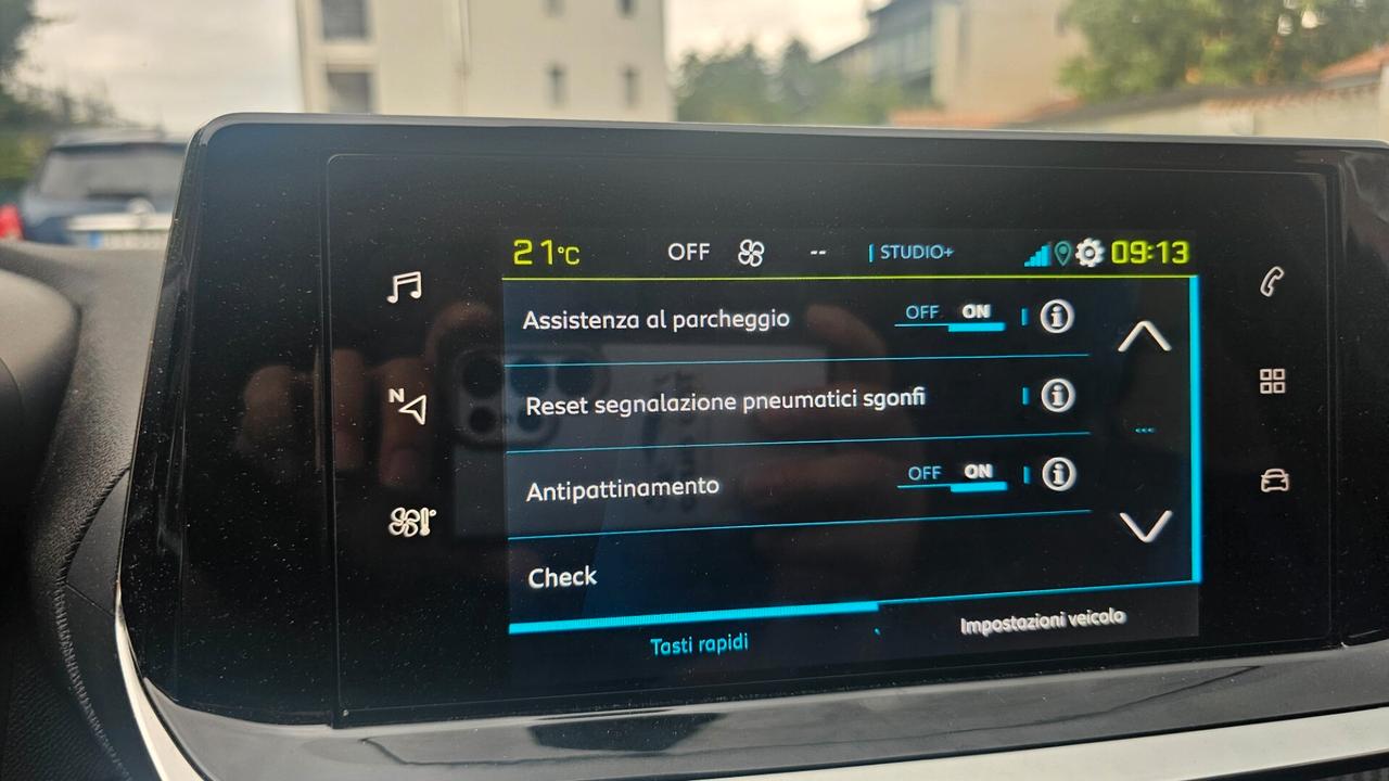 Peugeot 208 motore elettrico 136 CV 5 porte Active