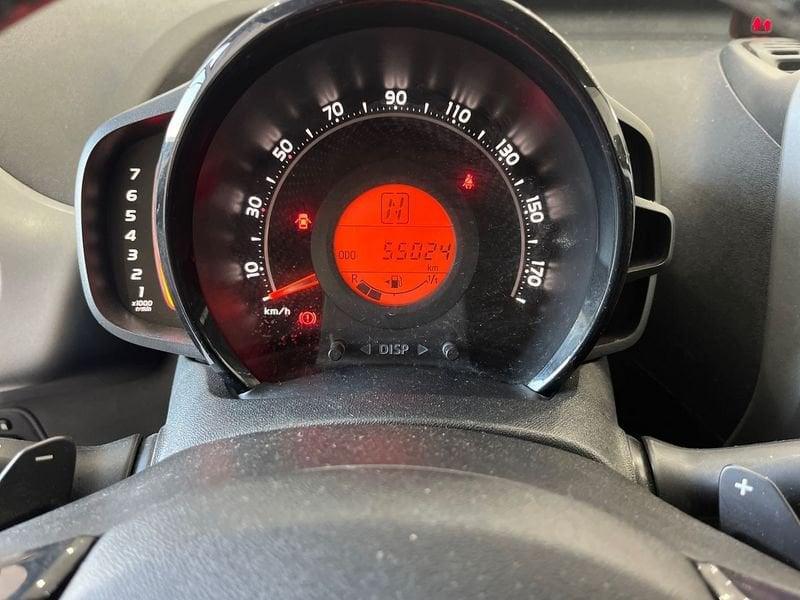 Toyota Aygo Aygo 5p 1.0 x-play m-mt 72cv