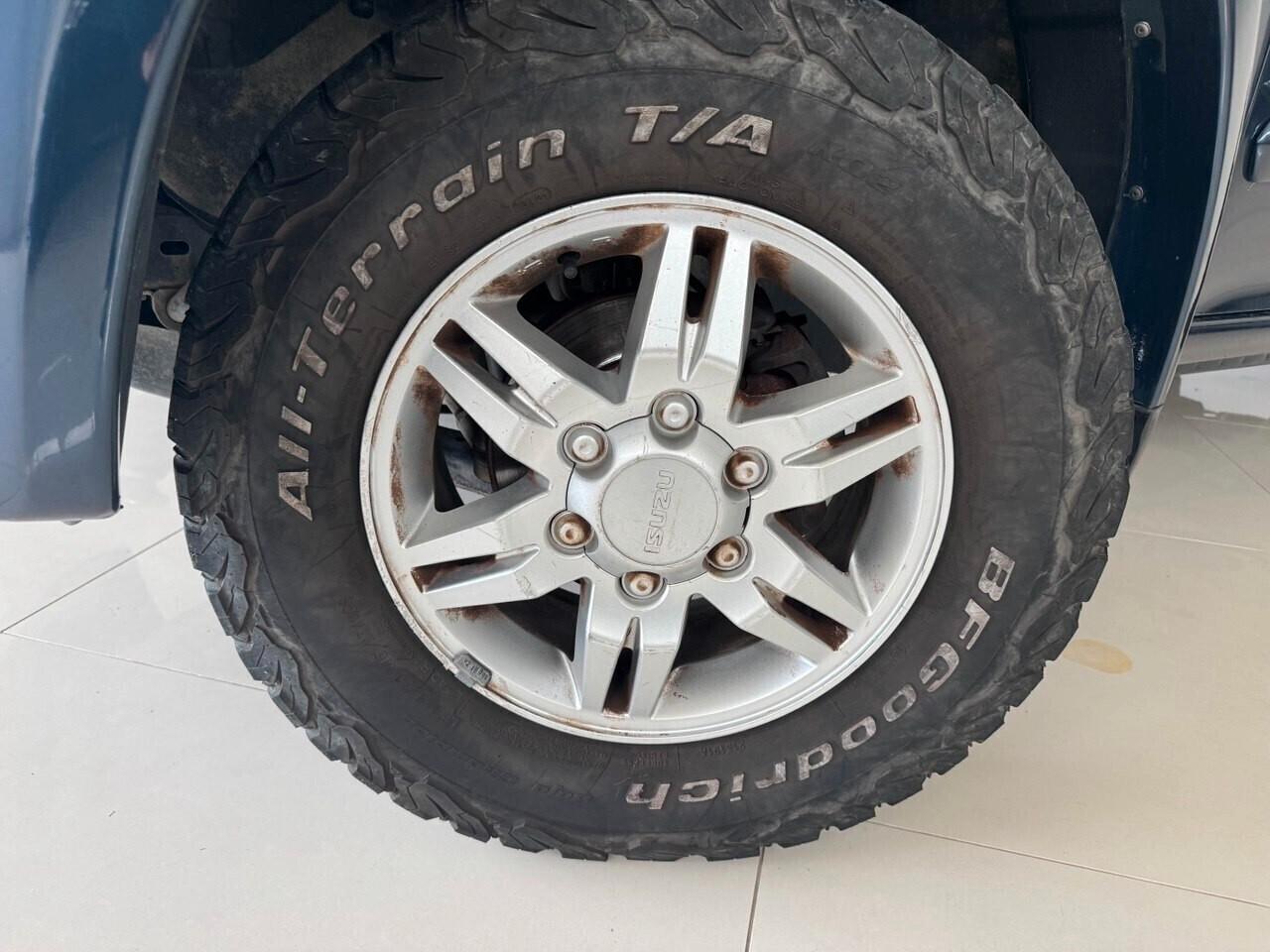 Isuzu D-Max 3.0 TD cat Space Cab 4WD Pick-up LS EU4