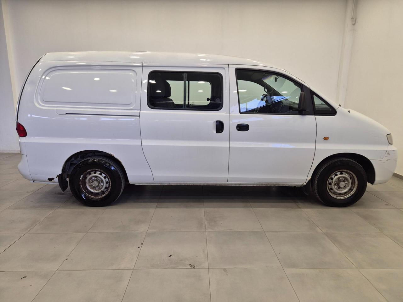Hyundai H-1 2.5 td Combi 5 POSTI - PER COMMERCIANTI