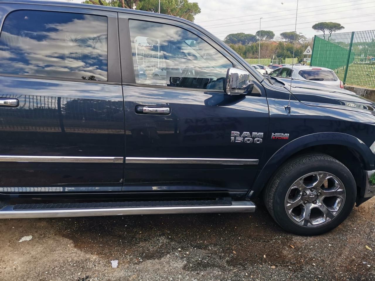 Dodge RAM 5.7 V8 HEMI LARAMIE
