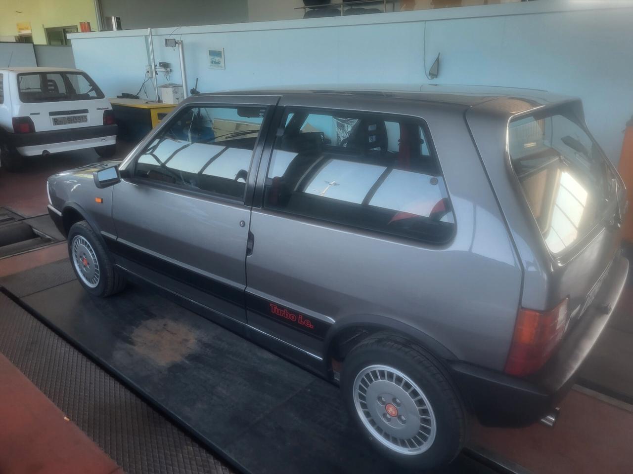 FIAT UNO TURBO PRIMA SERIE