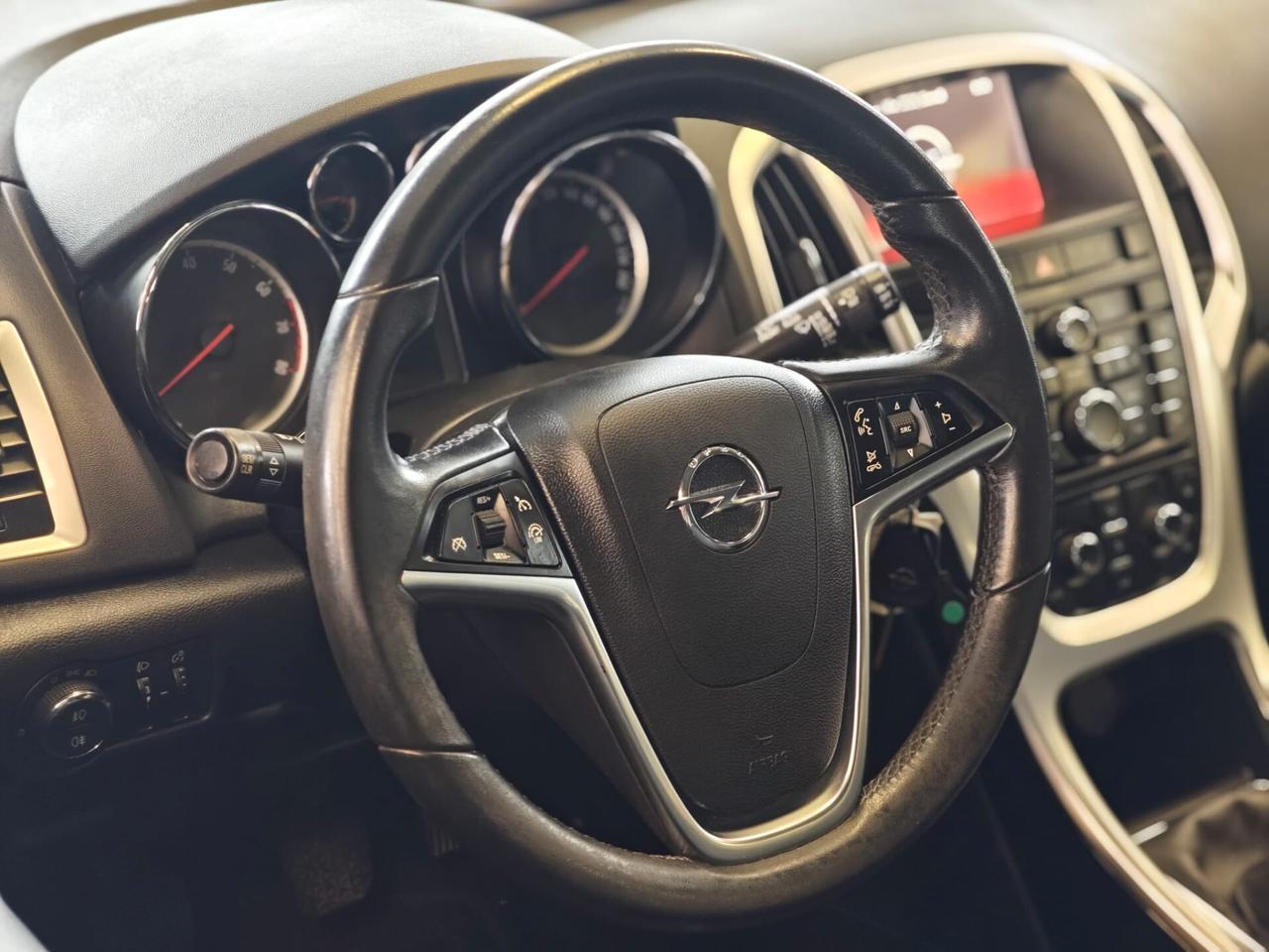 Opel Astra 1.4 Turbo 140CV Sports Tourer GPL Tech Cosmo