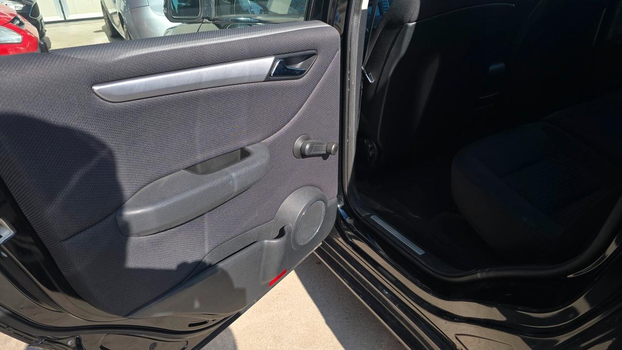 Mercedes-benz A 180 160 BlueEFFICIENCY