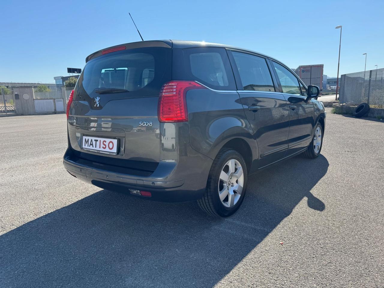 Peugeot 5008 1.6 HDi 112CV Business. 7 posti