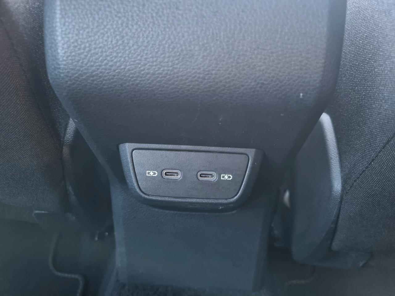 Volkswagen Taigo 1.0 TSI 110CV DSG R-Line