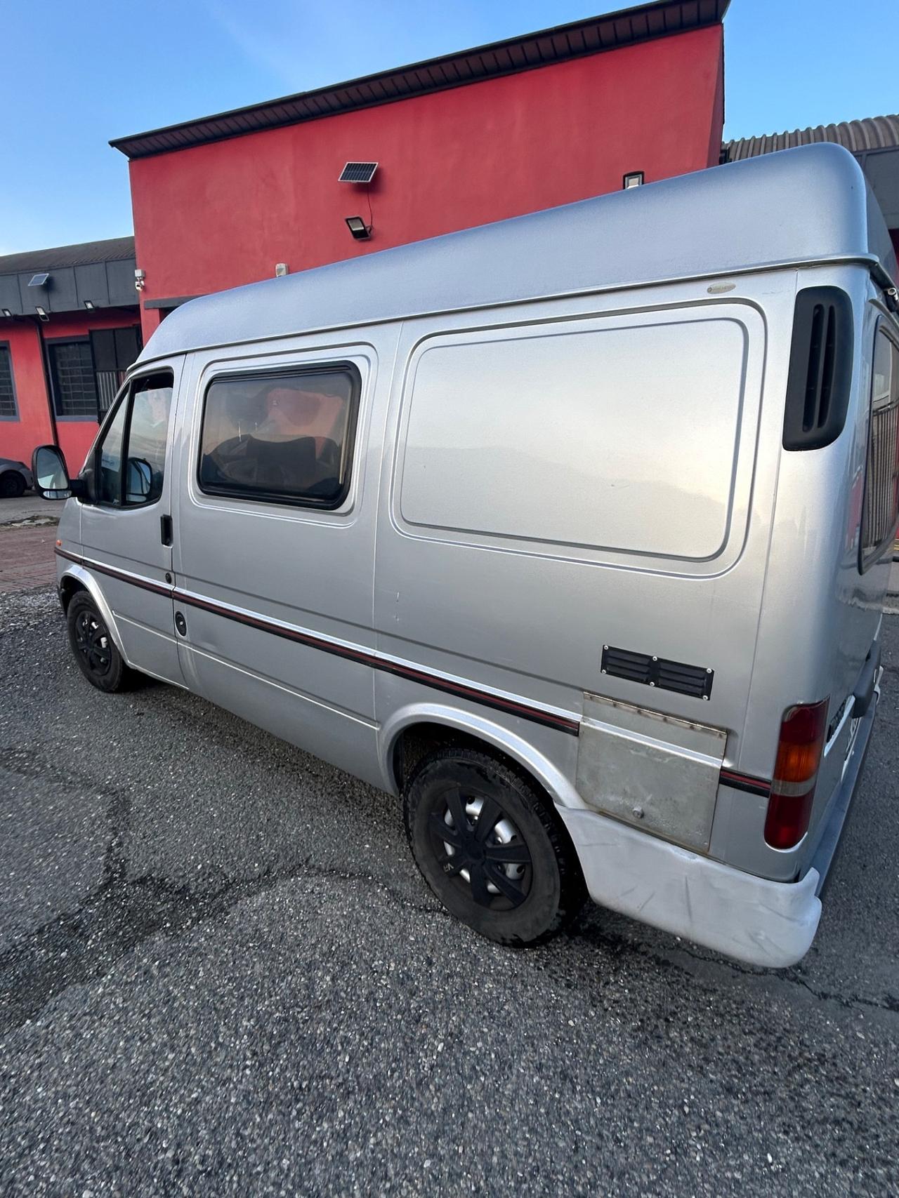 237 solari a camper puro del 2000 in saldo