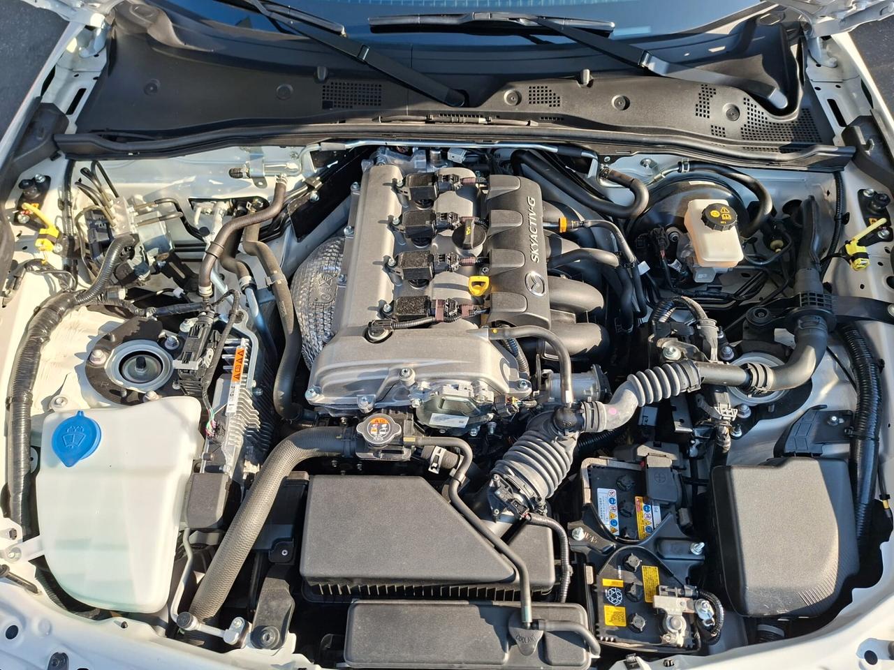 Mazda MX-5 2.0L Skyactiv-G RF Exclusive-Line