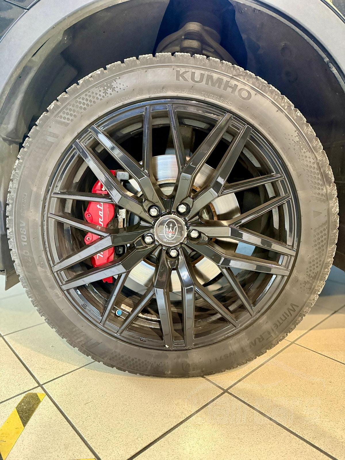 Maserati Levante 3.0 V6 275cv auto
