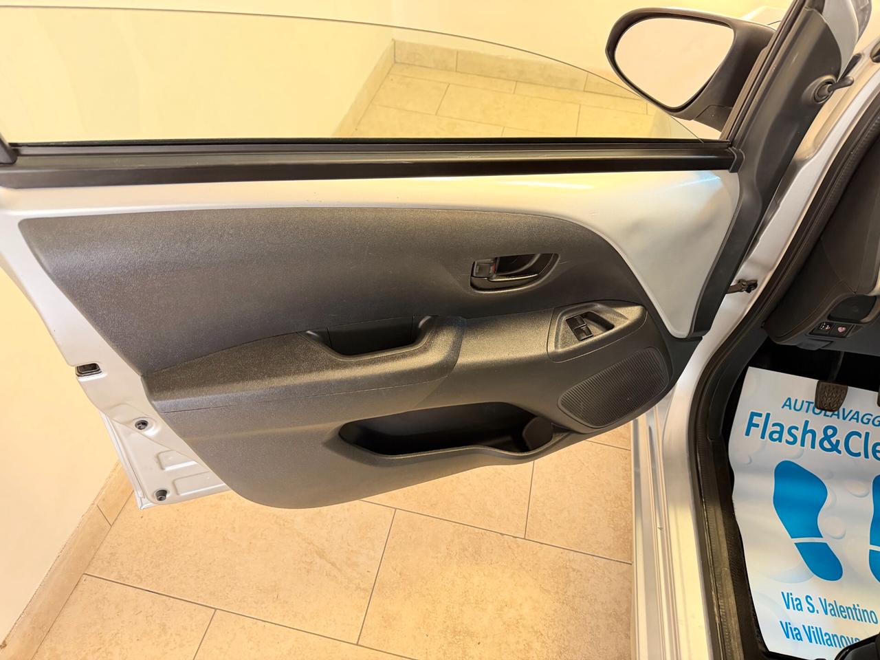Peugeot 108 5P 1.0 68 CV Allure FULL OPT FRIZIONE NEOPATENTATI TAGLIANDATA