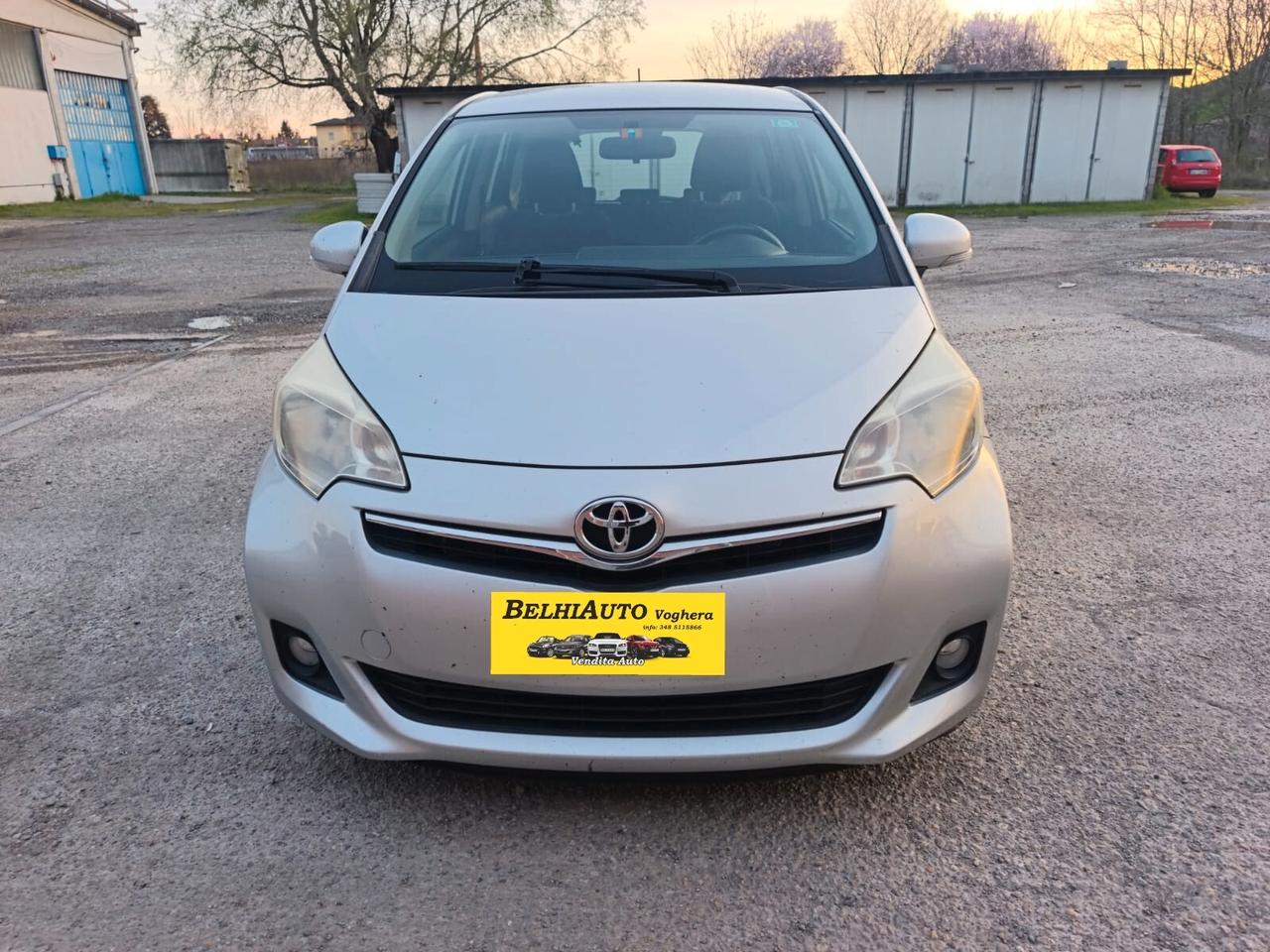 Toyota Verso-S 2011---1.3 Benzina Neopatentati