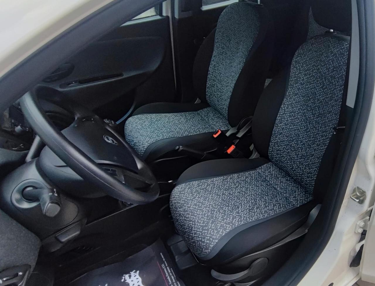 Lancia Ypsilon 1.0 Hybrid Ecochic silver 11/2020