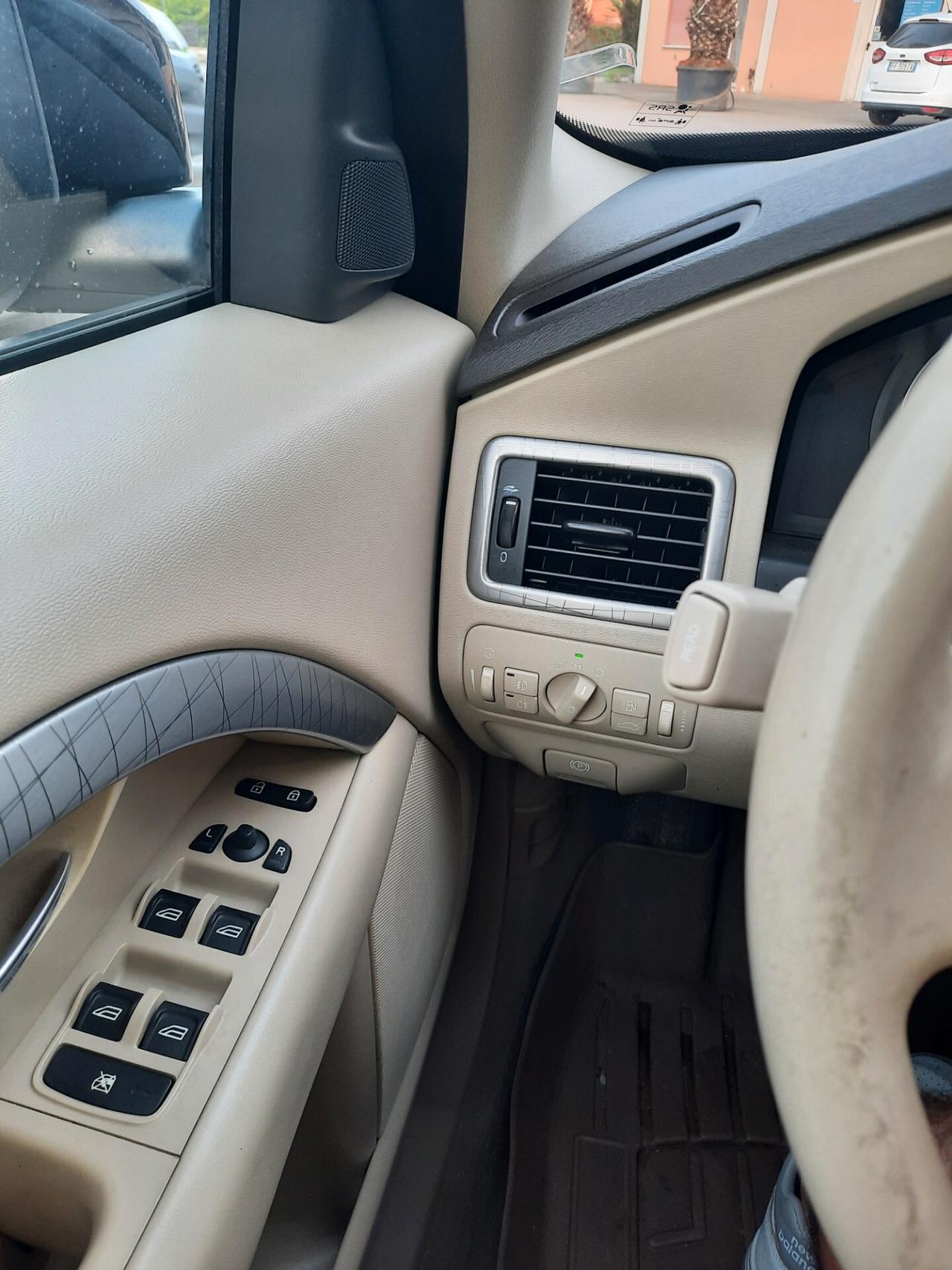 Volvo XC 70 XC70 D5 185CV AWD Summum