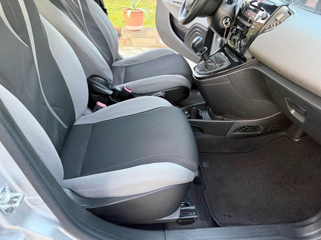Lancia Ypsilon 1.2 69 CV 5 porte GPL Ecochic Gold neopatentati