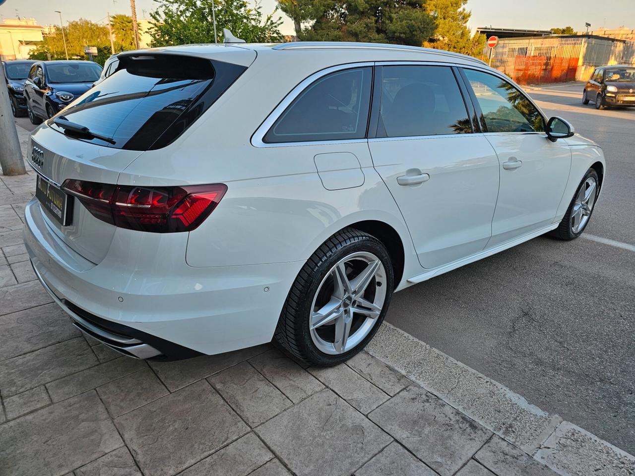 AUDI A4 AVANT 35 2.0 TDI 163CV SPORT BUSINESS