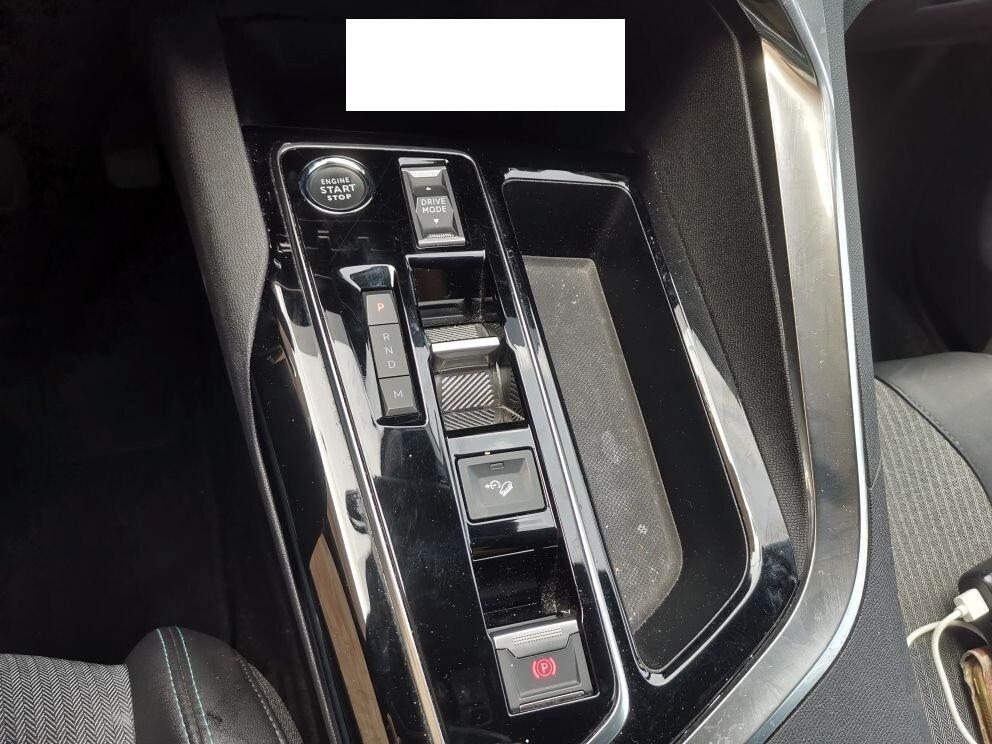 PEUGEOT 3008 1.5 BLUEHDI 130CV EAT8 SeS ALLURE PACK ( FARI LED - I-COCKPIT - CRUISE - NAVI - MIRROR - SENSORI POST. - TELECAMERA POST. - CERCHI 18 )