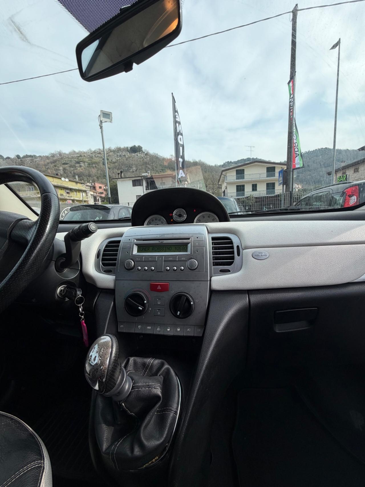 Lancia Ypsilon 1.2 69 Cv Diva.