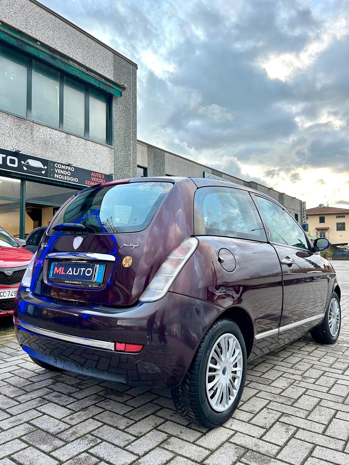 Lancia Ypsilon 1.3 MJT 75 CV Platino