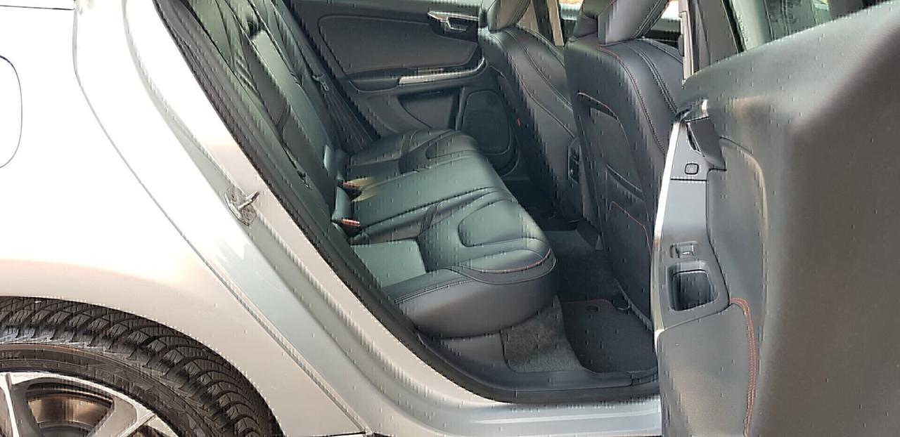 Volvo V60 2.0 d 150 cv D3 Geartronic Volvo Ocean Race,pelle,cambio automatico,navi,cruise control,cerchi 18